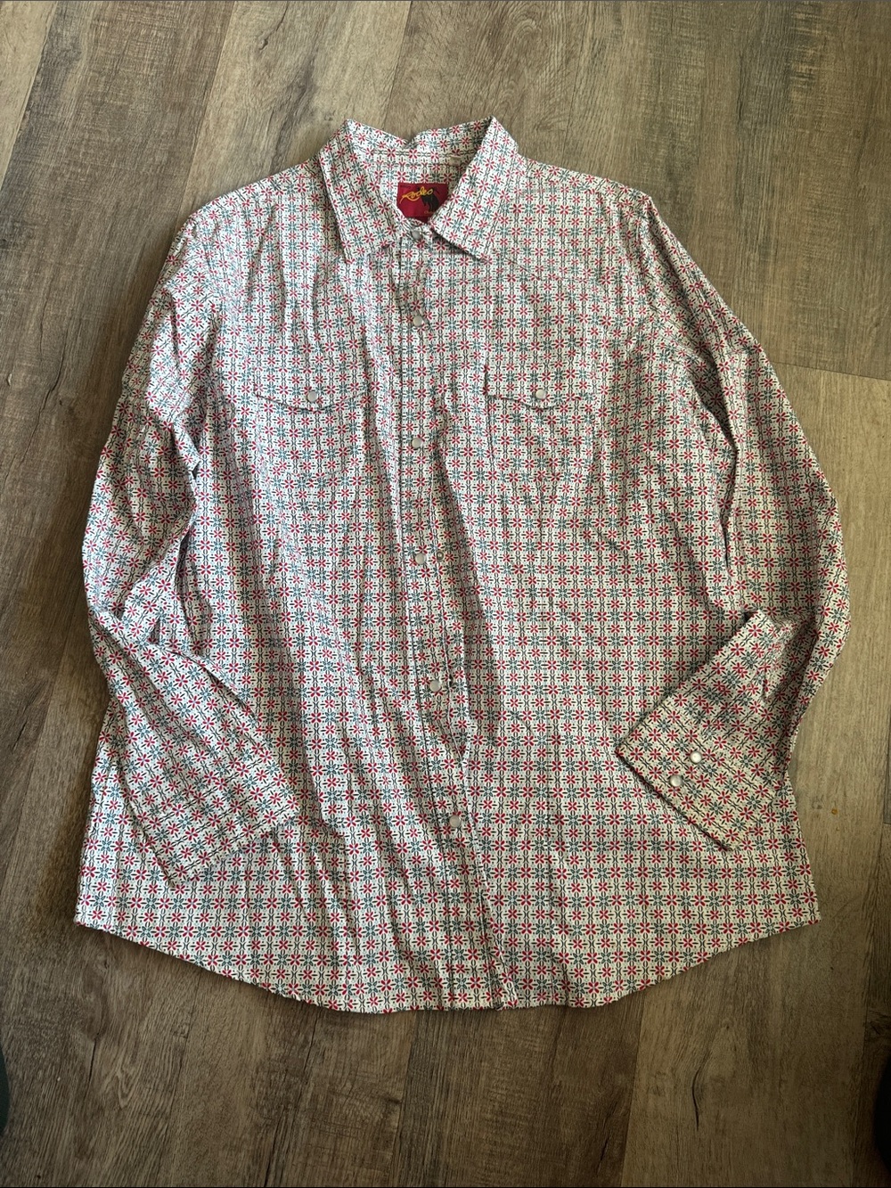 Women’s Long-Sleeve Patterned Button-Up Shirt perfect for the rodeo
